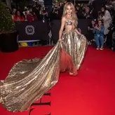 Sabrina Carpenter голая #0210