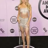 Sabrina Carpenter голая #0549