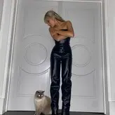 Sabrina Carpenter голая #0843