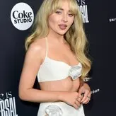 Sabrina Carpenter голая #0860