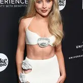 Sabrina Carpenter голая #0886
