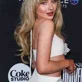 Sabrina Carpenter голая #0895