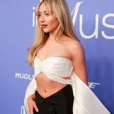 Sabrina Carpenter голая #0997