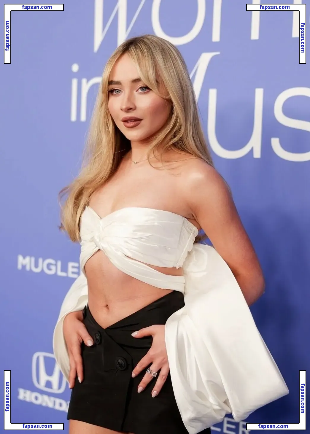 Sabrina Carpenter голая фото #1011 с Онлифанс
