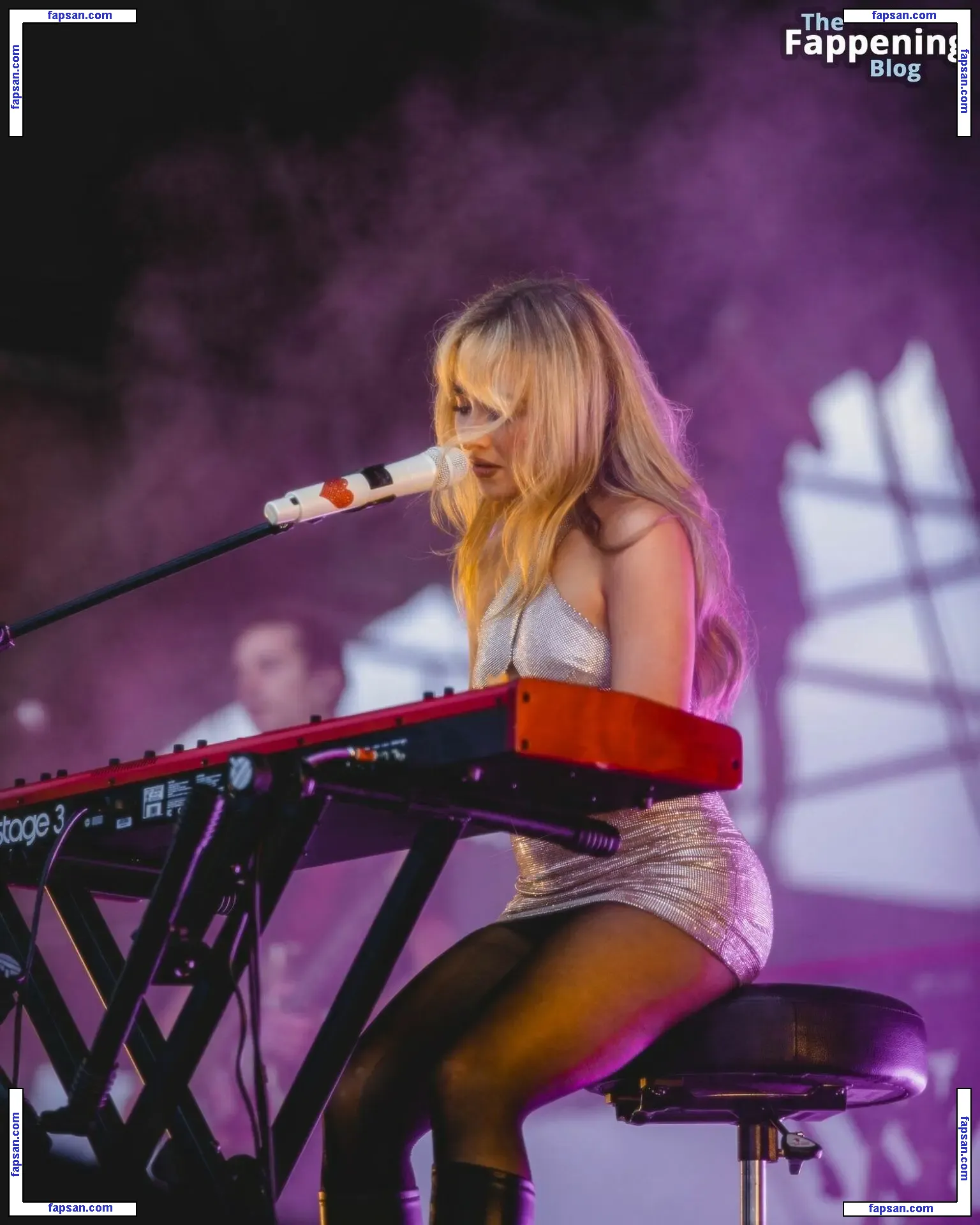 Sabrina Carpenter голая фото #1323 с Онлифанс