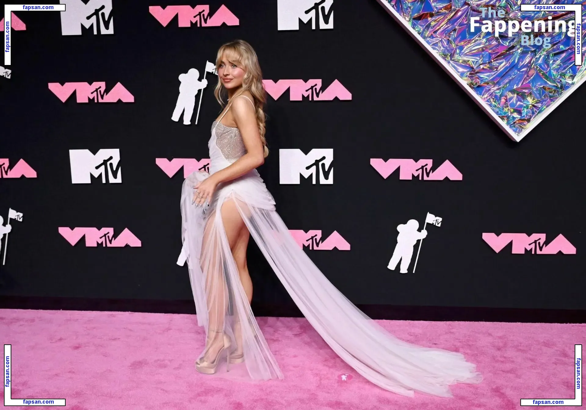 Sabrina Carpenter nude photo #1946 from OnlyFans