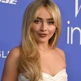 Sabrina Carpenter голая #1004