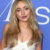 Sabrina Carpenter голая #1006