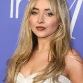 Sabrina Carpenter голая #1024