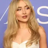 Sabrina Carpenter голая #1028