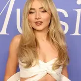 Sabrina Carpenter голая #1030