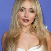 Sabrina Carpenter голая #1039