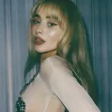 Sabrina Carpenter голая #1084