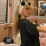 Sabrina Carpenter голая #1090