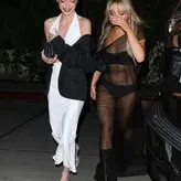 Sabrina Carpenter голая #1159