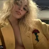 Sabrina Carpenter голая #1175