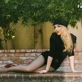 Sabrina Carpenter голая #1205