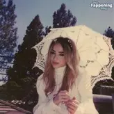 Sabrina Carpenter голая #1210