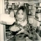 Sabrina Carpenter голая #1211