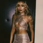 Sabrina Carpenter голая #1287