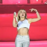 Sabrina Carpenter голая #1437