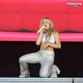Sabrina Carpenter голая #1438