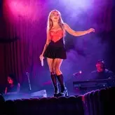 Sabrina Carpenter голая #1528