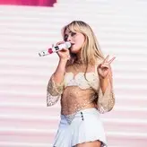 Sabrina Carpenter голая #1546