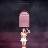 Sabrina Carpenter голая #1549