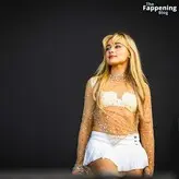 Sabrina Carpenter голая #1560