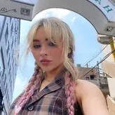 Sabrina Carpenter голая #1658
