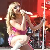 Sabrina Carpenter голая #1782