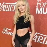 Sabrina Carpenter голая #1802