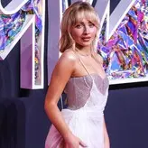 Sabrina Carpenter голая #1931