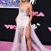 Sabrina Carpenter голая #1932