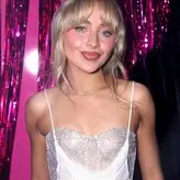 Sabrina Carpenter голая #1941