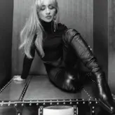 Sabrina Carpenter голая #1979