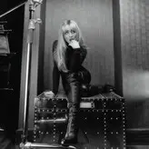 Sabrina Carpenter голая #1981