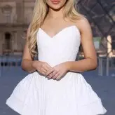 Sabrina Carpenter голая #2030