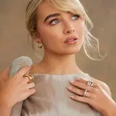 Sabrina Carpenter голая #2103