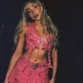 Sabrina Carpenter голая #2128