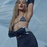 Sabrina Carpenter голая #2140