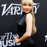 Sabrina Carpenter голая #2170