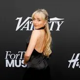 Sabrina Carpenter голая #2180
