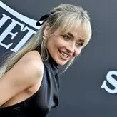 Sabrina Carpenter голая #2181