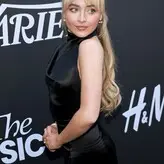 Sabrina Carpenter голая #2189