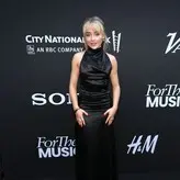 Sabrina Carpenter голая #2192