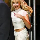 Sabrina Carpenter голая #2201