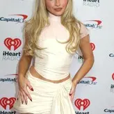 Sabrina Carpenter голая #2207