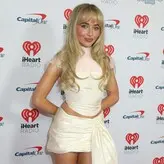 Sabrina Carpenter голая #2211
